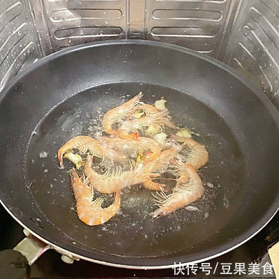 因为这道酸酸辣辣的凉拌花甲,从此爱上了做饭