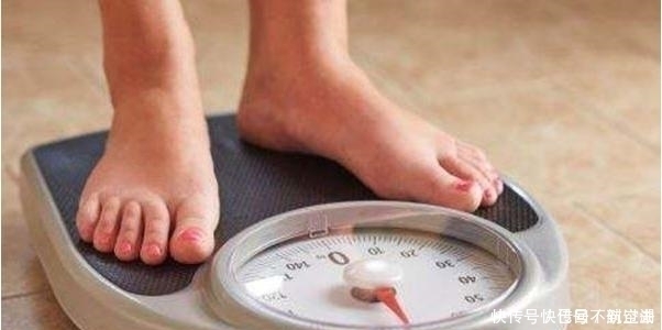 生长发育|胎儿进入猛涨期后，孕妈身体会出现这些信号，快抓住机会补充营养