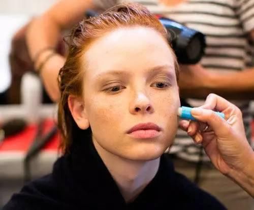 用不完的唇膏千万别丢，可是化妆神器！