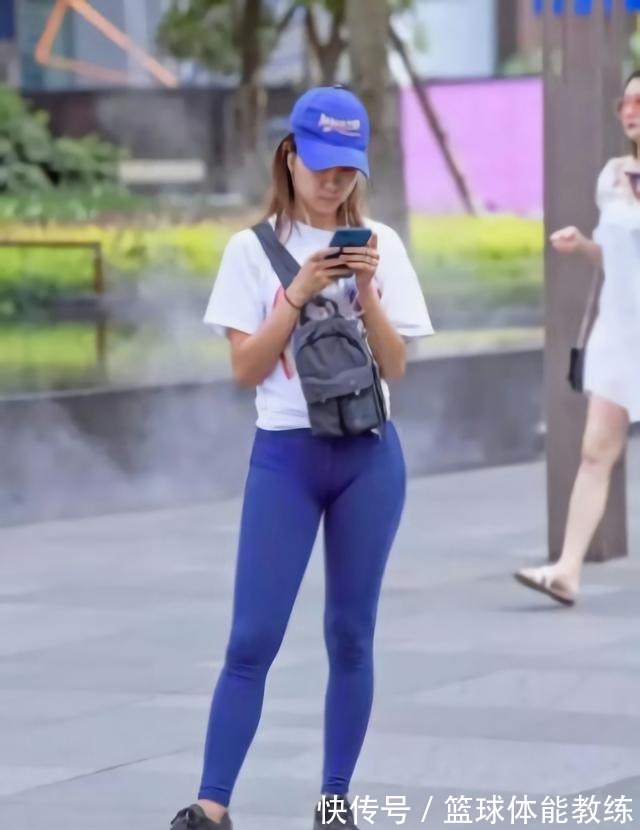 女性 打底裤穿出女性自信美，个性的搭配让你产生“优越感”！