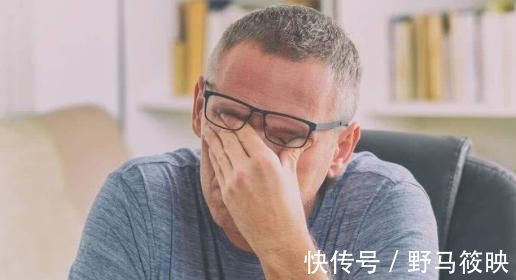 男性|睡觉时的男性若有4种迹象,别大意,或许是你在悄悄衰老!