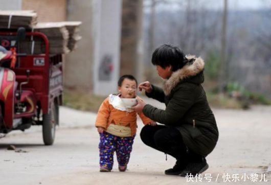 孩子|不可再给孩子吃2种饭了,为肠胃造成很大负担,影响孩子的成长!