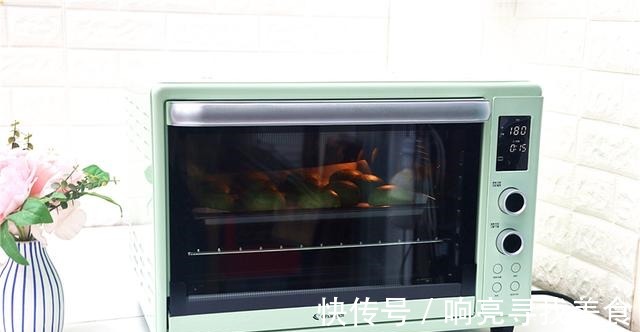 抹茶|抹茶鲜花饼，花香四溢酥到掉渣，一开口停不了，完美配方一学就会！