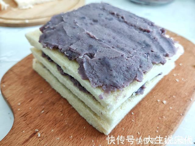 最近,儿子迷上吃这甜点,不用烤箱10分钟就好,比蛋糕还好吃