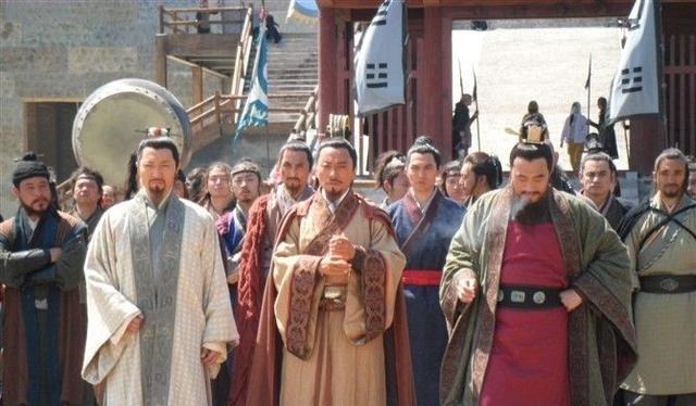 宋江&《水浒传》中,晁盖因何会让宋江独自回家接父亲这才是真正原因!