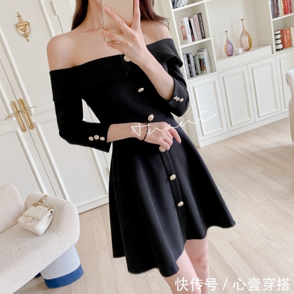搭配|女神孙允珠时尚搭配:黑鸦幻魅竖扣抹胸哥特连衣裙