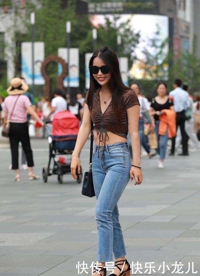 泡泡袖 高贵优雅的打底裤穿搭塑造女性优雅高贵,气质十分出众,青春减龄