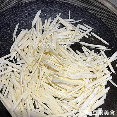 大厨不会告诉你的茭白炒肉片小窍门