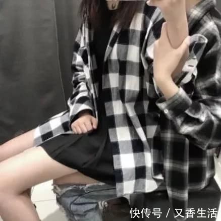 |解说搞笑吃鸡225:呲水枪的秘密,Y城摆摊卖饮料竟被嘲笑,太嚣张了