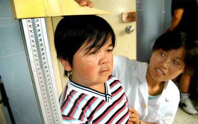 孩子骨骺线闭合前，身体会发出3个“信号”，抓住时机再长几厘米