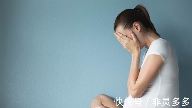 小孩|2岁女娃说我在肚子里玩一条线,,医生:再慢1天小孩就没了