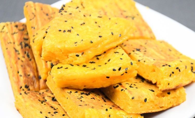 南瓜做得太好吃了,简单一烙,香酥柔软又解馋,做一盘不够吃