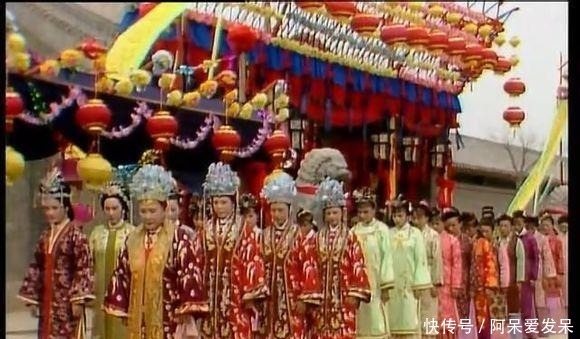 省亲|这个只出场一次的女人,用了三个字,道破了元春省亲的真相