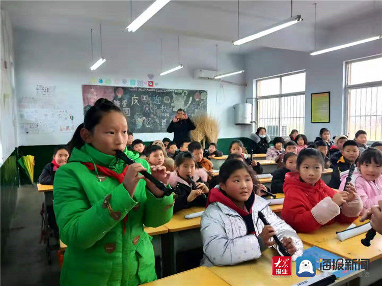 枣庄市小学科学中心团队单文涛工作室开展送课活动