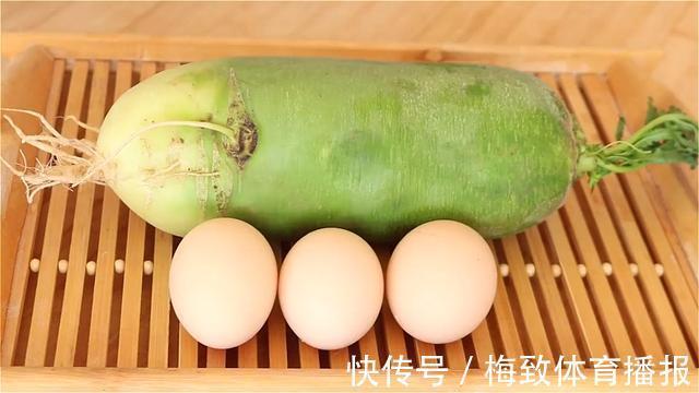 早餐|1根萝卜3个鸡蛋,用筷子搅一搅,营养丰富,五分钟搞定家人早餐