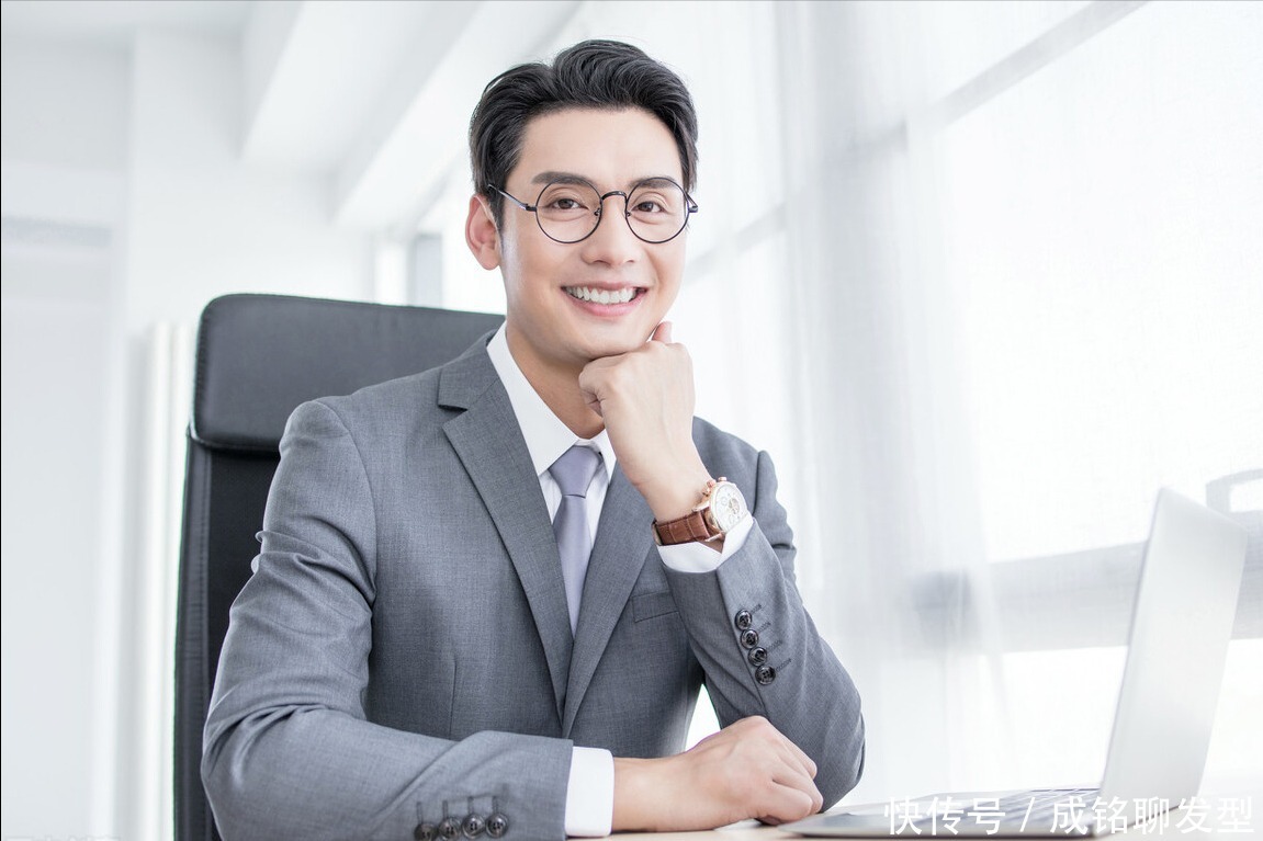 男人|男人“大背头”还是“有刘海”好看,看这三个部位,额头才是重点