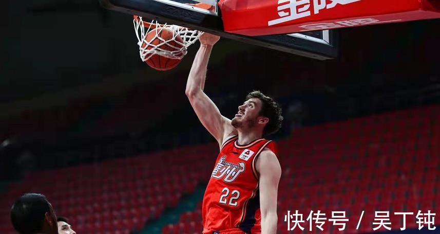 陈盈骏|拒绝19分逆转!郭士强振臂庆祝,陈盈骏CBA历史第1,广州4强有望