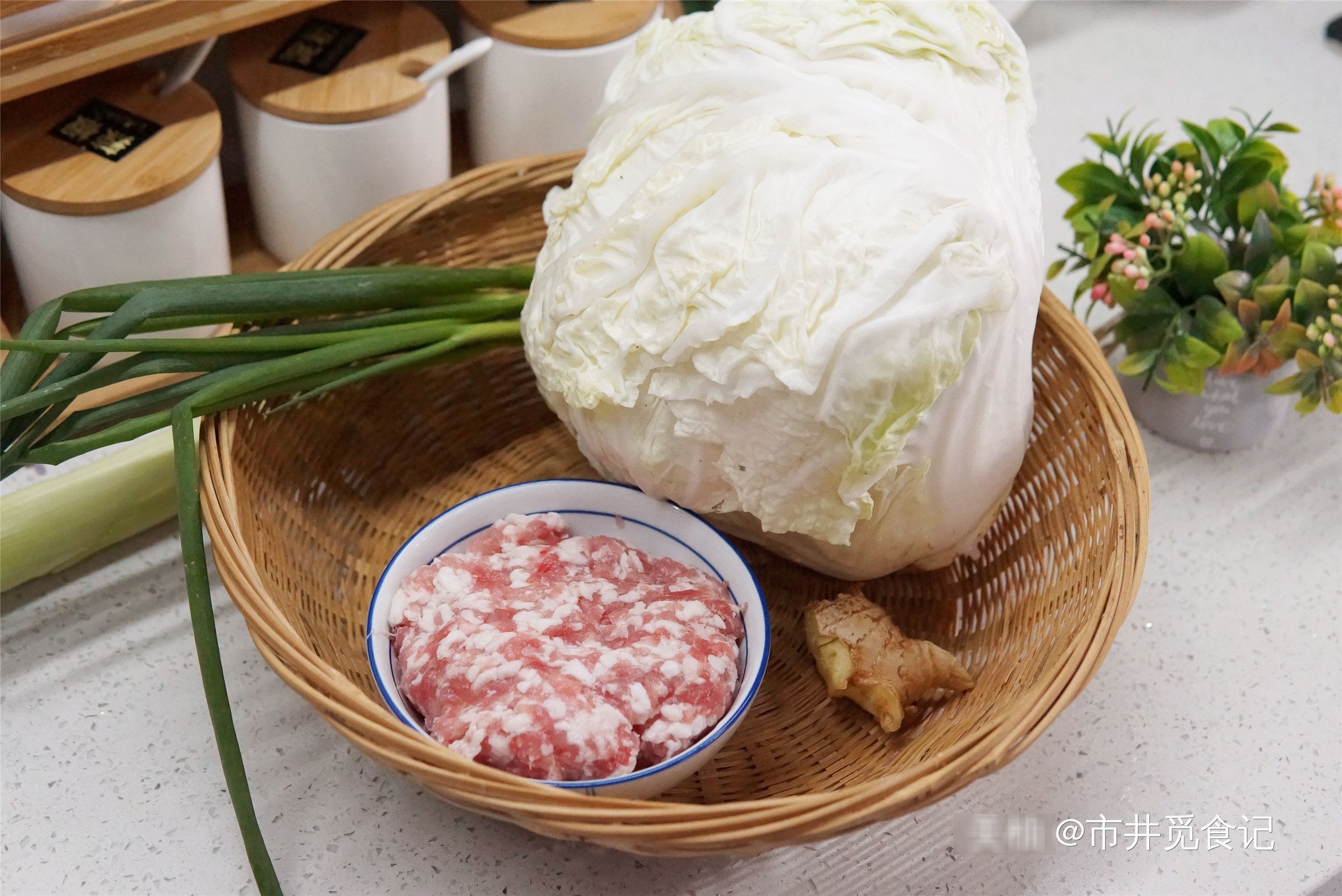  饺子|冬至包饺子时，顺手包几个“玫瑰花”，好吃又喜庆，很讨家人喜欢