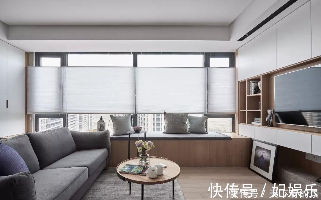 客厅|客厅沙发这样摆放，面积直接大了一倍，邻居见了挤爆门来学！