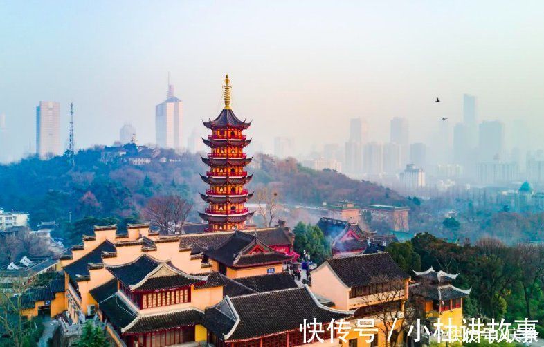 千里莺啼绿@杜牧很经典的一首诗,从开篇美到结尾,值得一读