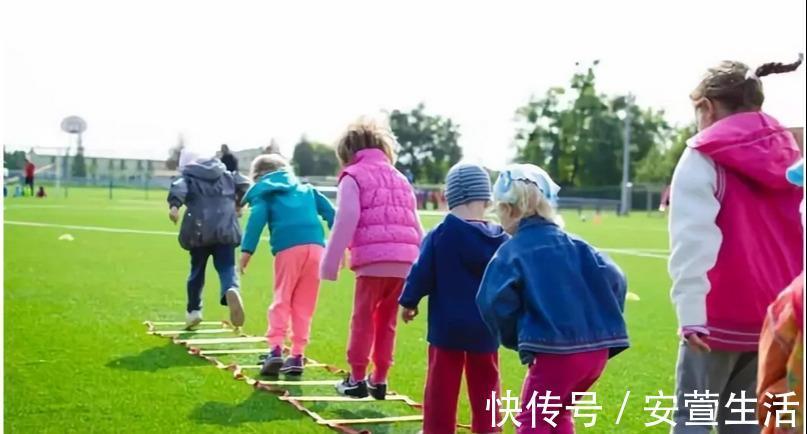 女孩|女孩啥时候第一次来例假?年龄不合适可能影响身高,父母需重视