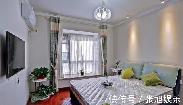 厨房|97平现代二居室,一进门就被朋友家的客厅给迷住了,好漂亮