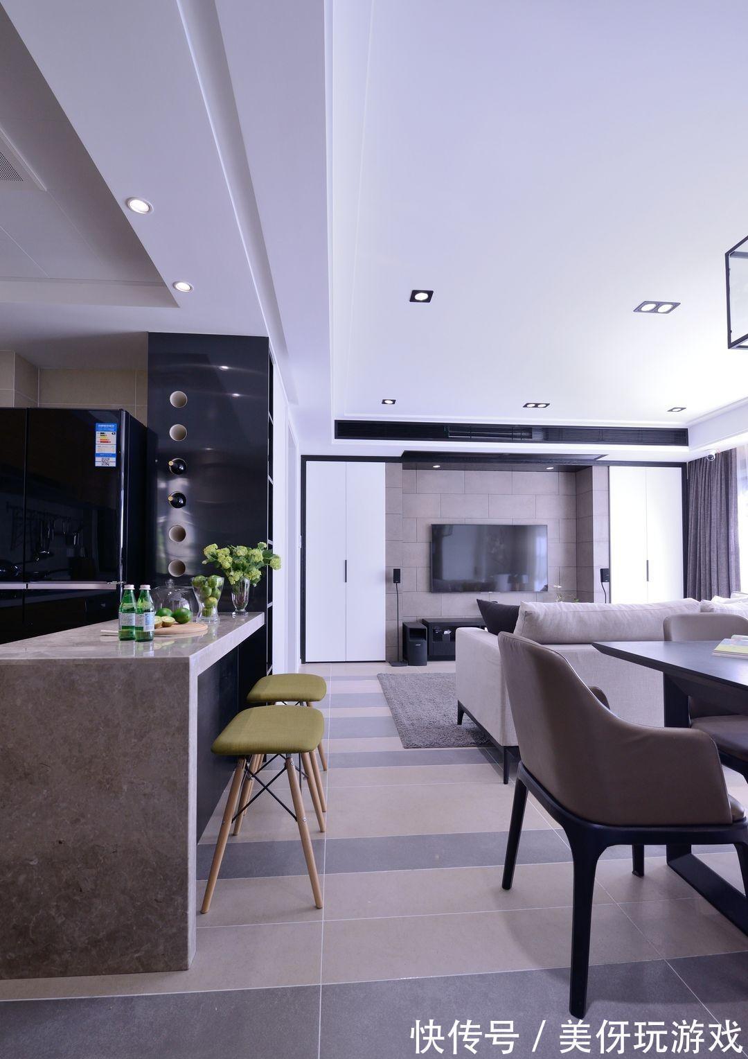 李文伟|将时光碎片收集起来,在光影间,拼凑出让人踏实的安居之所