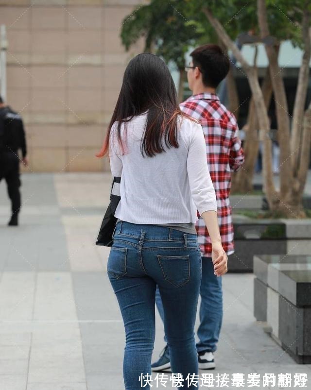 优雅 高贵典雅的打底裤穿搭整体感非常优雅,展现美好气质,优雅自信!