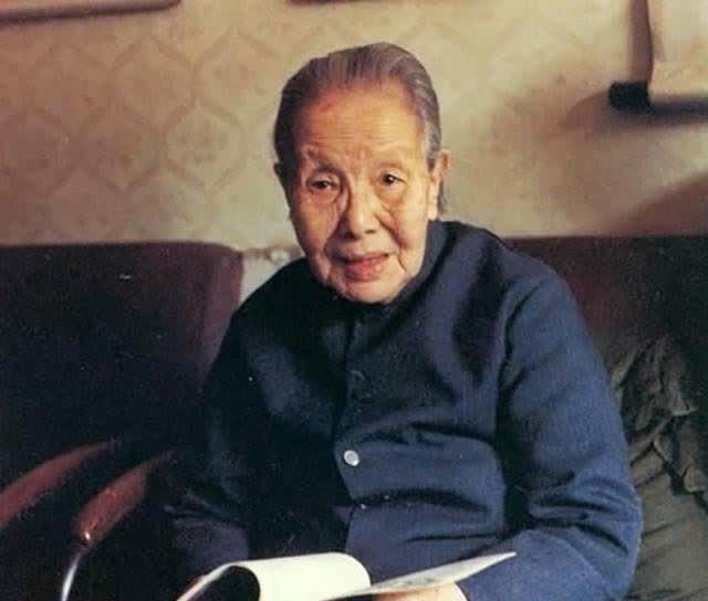 林徽因$被张爱玲讽刺,被林徽因怼,被鲁迅瞧不起,为何她们都看不惯冰心