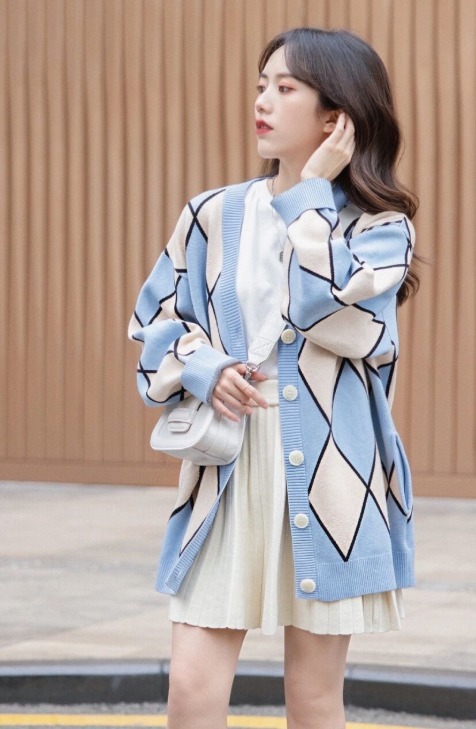 搭配 这个春天,穿“针织衫+半身裙”真美,低调演绎女人味