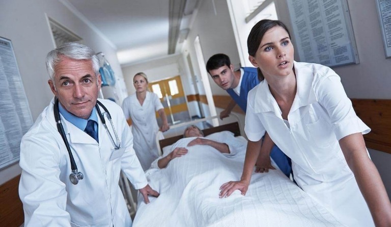 同房|50多岁夫妻俩同房，丈夫险些丢了性命，出现2种情况，及早停止