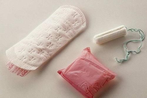 卫生巾|月经期,使用卫生巾时的四个坏习惯,或会损伤子宫,你有吗?
