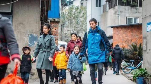 孩子|爸爸第一次接娃遭“滑铁卢”，被怀疑是人贩子，宝爸：我真是亲爹