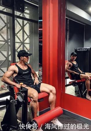 男模|越南小伙练出6块腹肌,还成了健身男模,果然肌肉才是最好的外衣