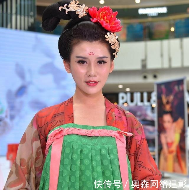 唐朝|唐朝女子的社会地位:允许经商,可以穿男装,崇尚婚姻自由