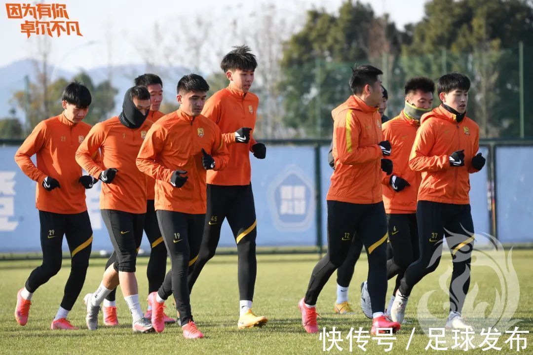 中超联赛|迎战青岛队关键保级战!李金羽:重视对手、放平心态、拼了!