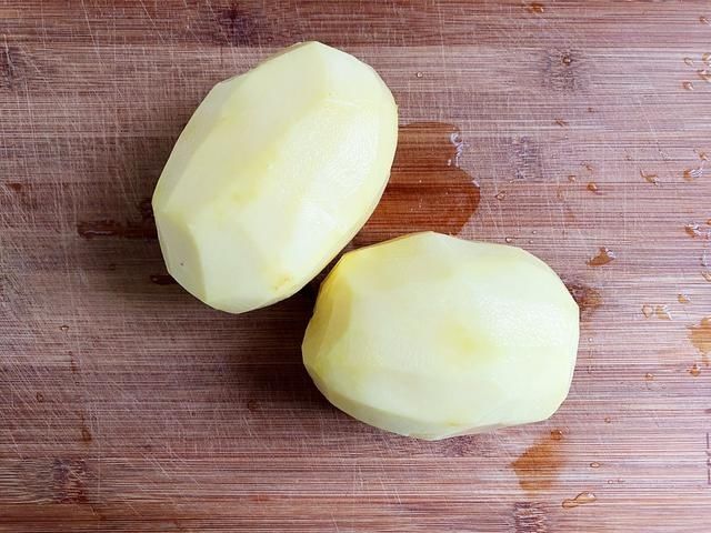 炝拌土豆丝|土豆的另一种新吃法，脆爽开胃，好吃得停不下筷子