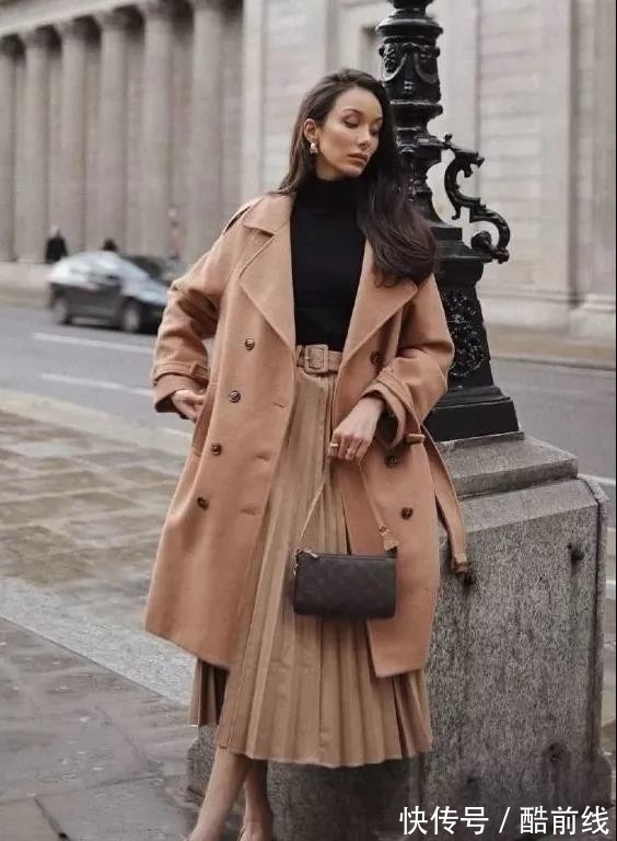 大衣 今年裙子流行“穿长不穿短”,遮肉显高抬气质,尤其配大衣,真美