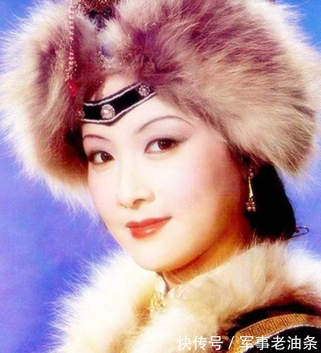 林黛玉@宝钗在荣国府过着什么日子?不可能受到疼爱,同样风刀霜剑严相逼