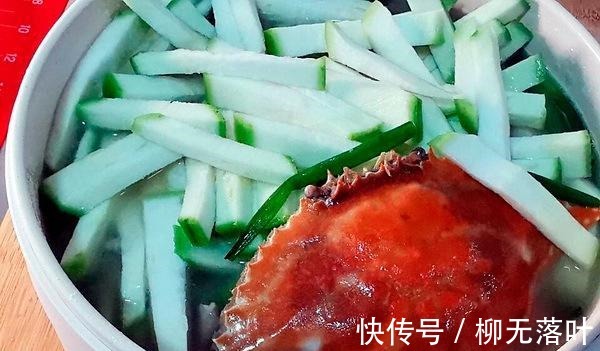 极速降温,煲个暖心又暖胃的蟹肉粥,就是舒服!