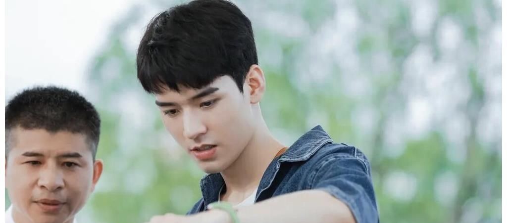 23歲的姚安娜“被冷落”,揭開了娛樂圈的“潛規(guī)則”