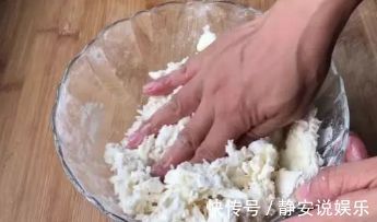 茄子别直接炒着吃了，教你一个新吃法，做法简单味道足，比肉还香