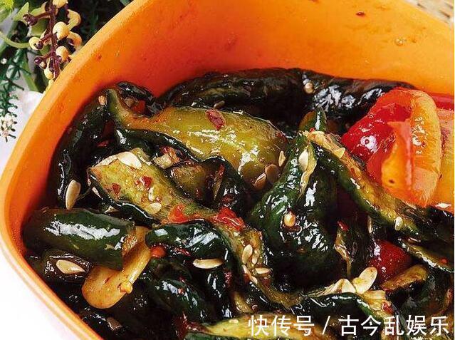 腌制|黄瓜怎么腌制才好吃?老妈用了20年的配方,香辣脆嫩,好吃不上