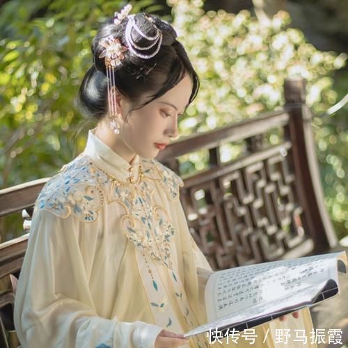 漢服|明制漢服造型的靈魂:“云肩”,古典又優(yōu)雅,同袍都愛(ài)穿