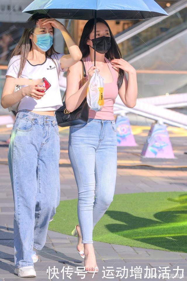 甜美粉色小背心，穿出时装特效，散发可爱气质