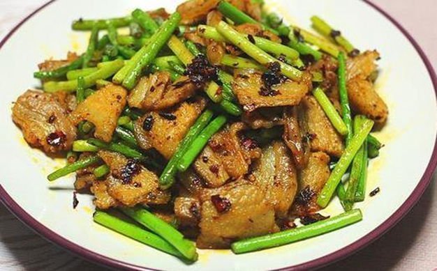 柠香酥肉,麻辣小河虾,香菇黑木耳蒸鸡,老干妈回锅肉的做法