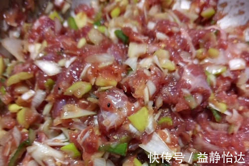包子馅|猪肉大葱包子馅怎么调？10年的比例配方告诉你，鲜香味美不油腻