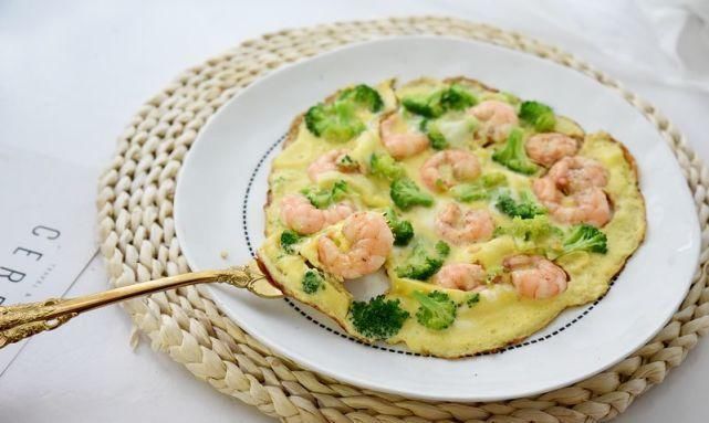 营养|西兰花和虾还可以这样做,煎一煎,味道鲜香,既当菜又当饭,香!