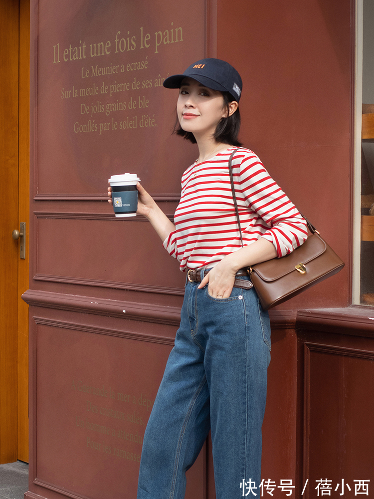 搭配|真正时髦的女人,入秋第1条裤子首选“牛仔裤”,简约chic又洋气