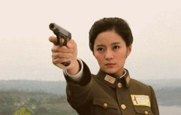 潜伏|女特工嫁给中国农民，潜伏30年才暴露身份，还生下8个孩子